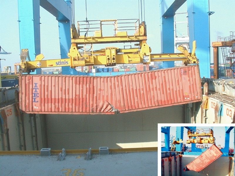Cach Dong Hang Chang Buoc Cuon Thep Vao Container Xe Tai (1)